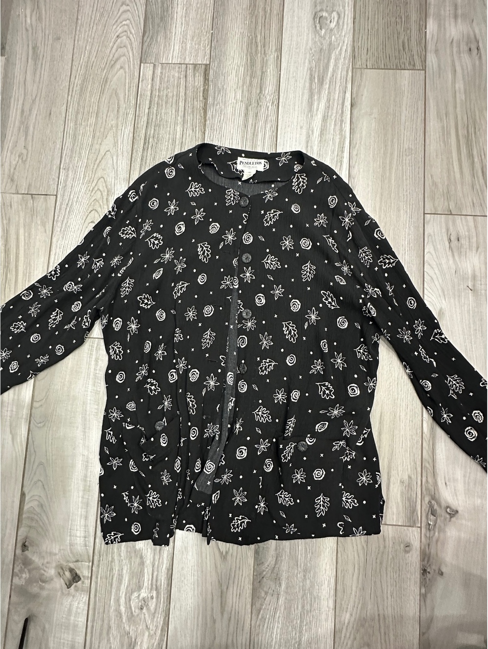 Vintage Pendleton  Button-Up Blouse with White Leaf and Spiral Pattern XL
